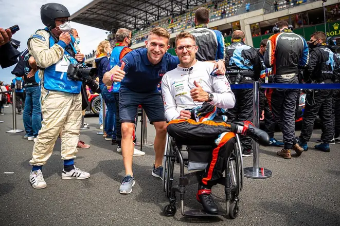 Sur la grille des 24 Heures du Mans avec le pilote Nigel Bailly